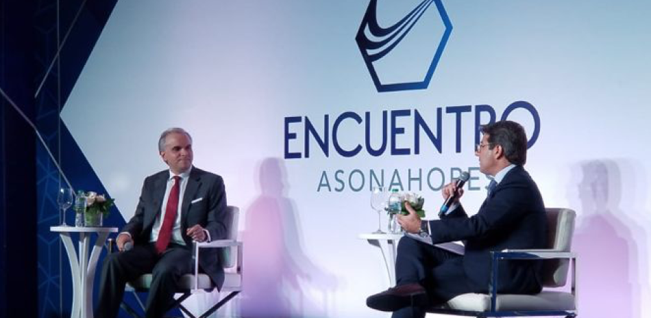 El ministro de Trabajo, Luis Miguel De Camps, y el presidente de Asonahores, Rafael Blanco Tejera.