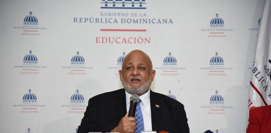 Roberto Fulcar, ministro de Educación. Foto: Minerd.