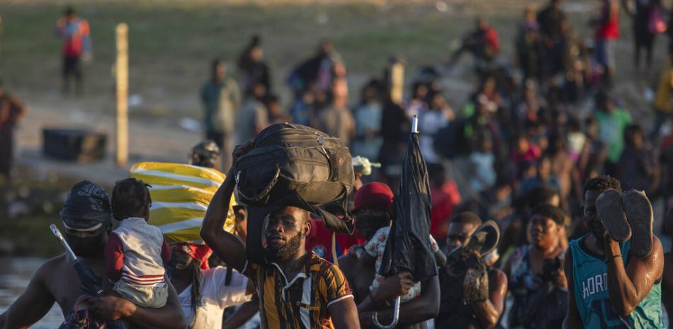 Migrantes haitianos cruzan Rio Grande en Texas, Estados Unidos | Foto AP
