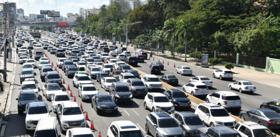 Cada día se torna más crítico el problema del tráfico urbano, de cuyas consecuencias ya han advertido expertos.