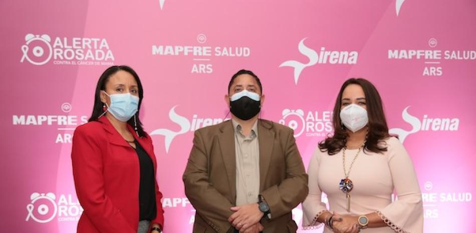 Maribel Mesa, Carlos Quezada y Mónica Rojas.