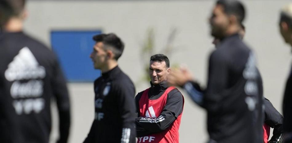 El técnico de Argentina Lionel Scaloni durante un entrenamiento previo al partido contra Paraguay por las eliminatorias mundialistas, el pasado 6 de octubre.