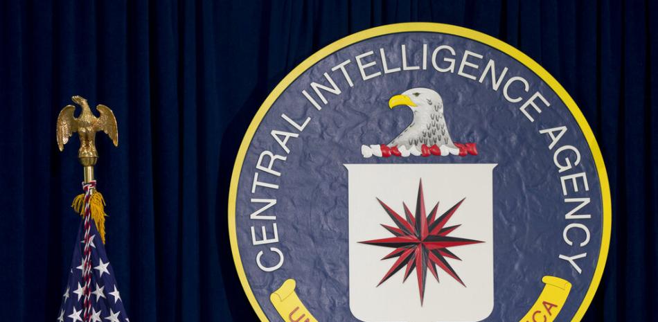 La foto de archivo del 13 de abril de 2016 muestra el sello de la Agencia Central de Inteligencia (CIA) en su sede central de Langley, Virginia.

Foto: AP/Carolyn Kaster