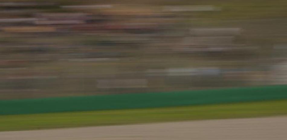 El piloto británico Lewis Hamilton, de Mercedes, conduce en la segunda sesión de práctica para el Gran Premio de Turquía de la Fórmula Uno.