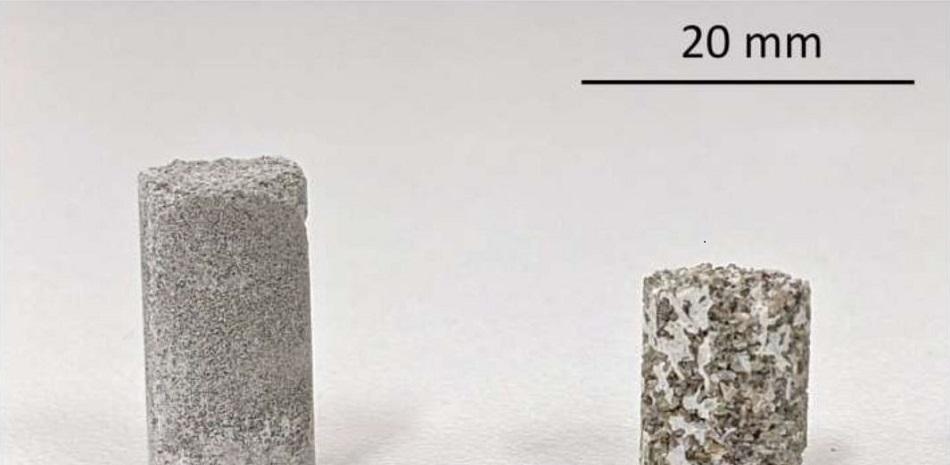 Dos muestras de hormigón con carbonato de calcio, una con pasta de cemento endurecida (izquierda) y la otra con arena de sílice. Ambas materias primas son productos de desecho comunes de construcción y demolición. - MARUYAMA ET AL.
