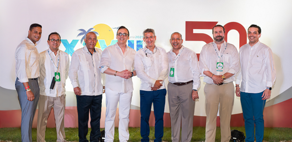 Carlos García, Freddy Llaverías, Héctor Corominas, Luis Manuel Aguiló, James García, Miguel Villamán, Sergio Arriz y Huáscar Ramírez.