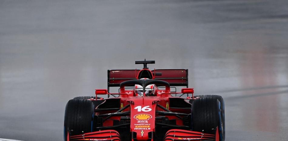 Charles Leclerc, de Ferrari, conduce durante la sesión de práctica antes del Gran Premio de Turquía la semana pasada.
