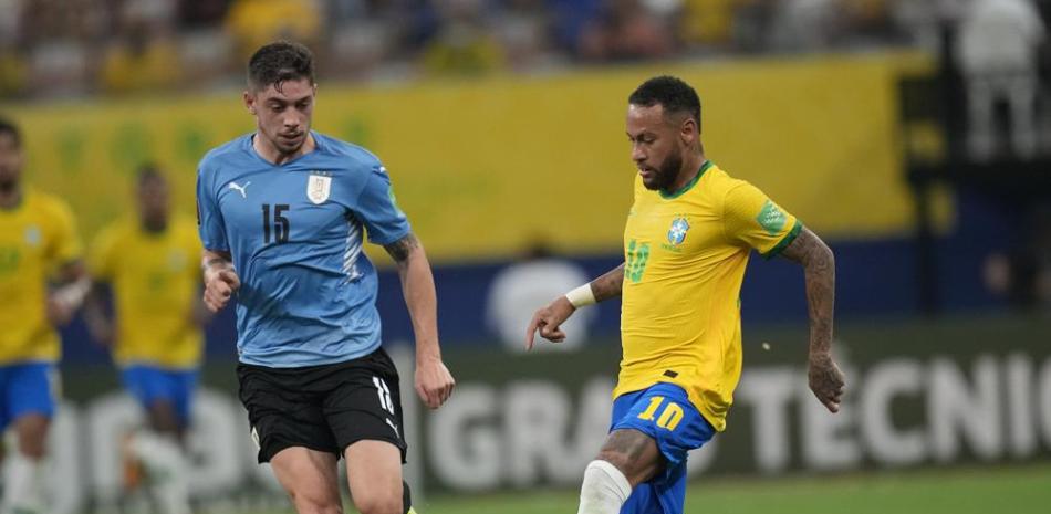 Neymar tuvo una grandiosa actuación en la goleada 4-1 que le dio Brasil a Uruguay el jueves.