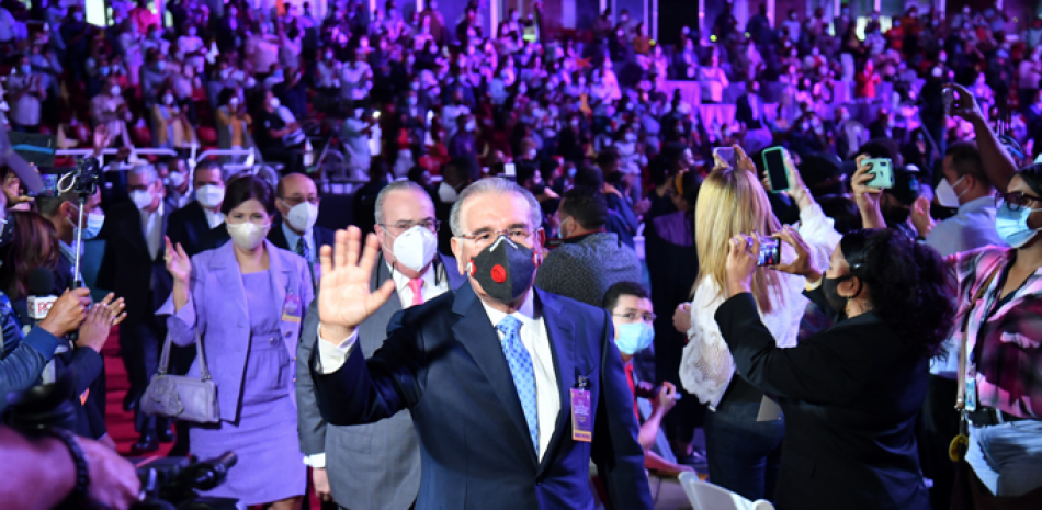 El expresidente Danilo Medina, quien además es presidente del PLD, había tenido hasta ahora una discreta participacion interna en los actos de su partido.