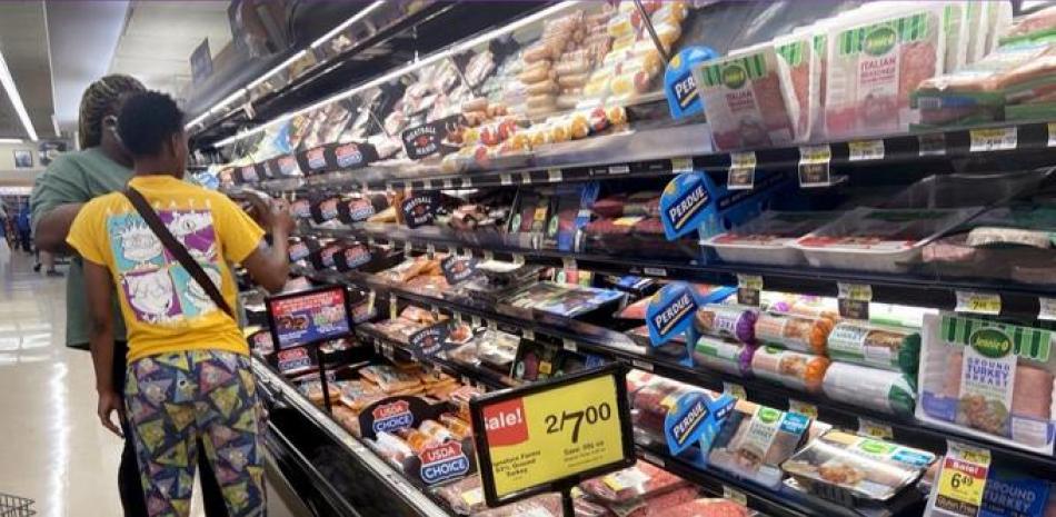 Clientes comprando carne en un supermercado de Chicago, en Illinois  SCOTT OLSON / AFP