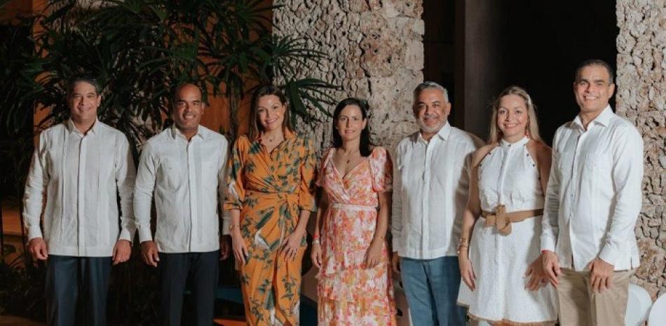 Héctor Hernández, Víctor Rojas, Noelia Garcia de Pereyra, Linda Sánchez, Luís Mejía, Yenniffer García y Carlos Alma.