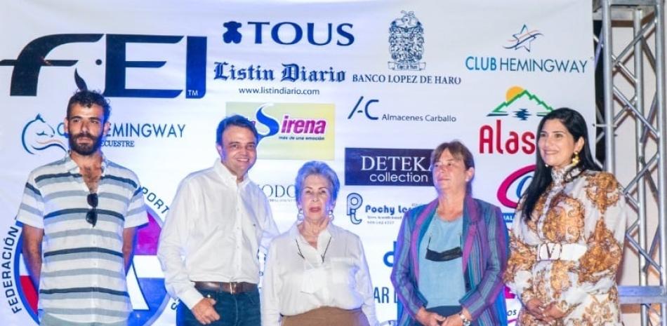 Migue Agudo, José Manuel Ramos, Lisette de Purcell, Claudia Mezquita,  y María Teresa Rodríguez.