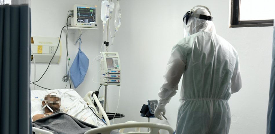 Más de la mitad de los pacientes complicados por Covid-19 ingresados en UCI están conectados a ventilación asistida, mientras aumentan los casos en La Altagracia y Pedernales. ADRIANO ROSARIO/LISTÍN DIARIO