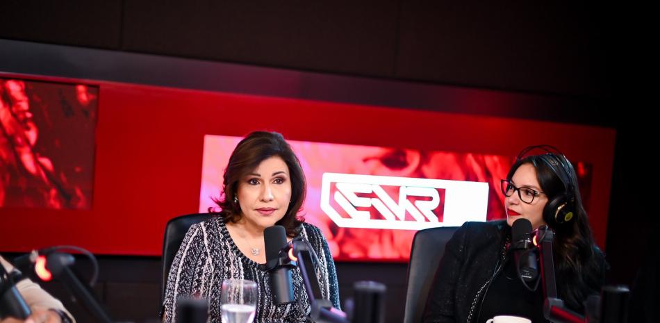 La ex vicepresidenta de la República, Margarita Cedeño, al hablar esta mañana en el programa radial "Esto no es radio".