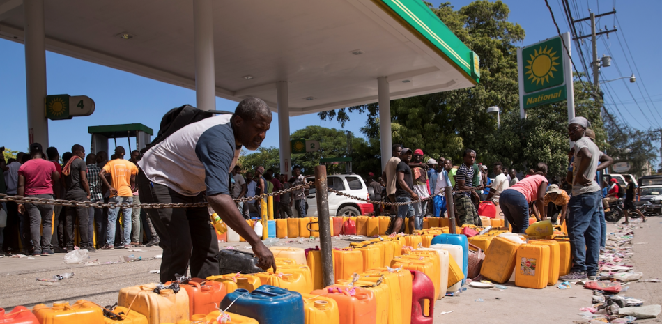 La falta de combustible ha incrementado la crisis.