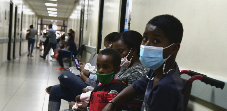 Es creciente la cantidad de niños que llega a este centro médico afectado de gripe. JA. MALDONADO