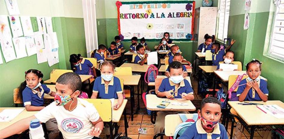 Ramón Eusebio ha pasado por un viacrucis detrás de “un cupo” en una escuela para su hija en distrito 10-06 de Santo Domingo Este.