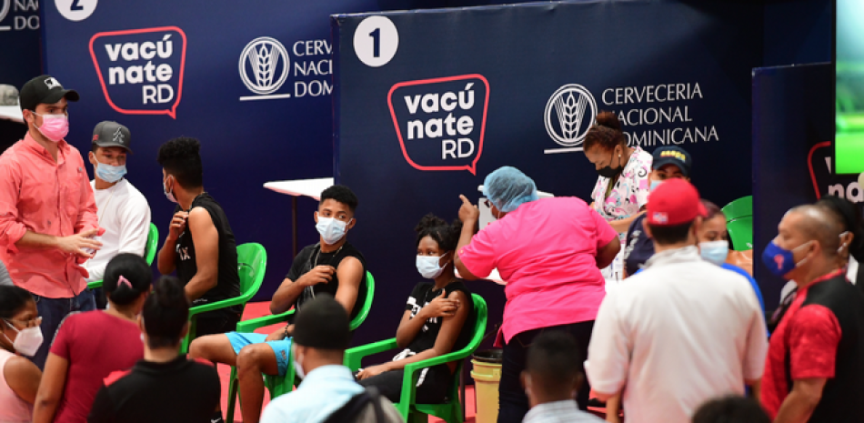La nueva variante de coronavirus obligará a reforzar los programas de vacunación, el distanciamiento social, la higiene y el uso de la mascarilla para evitar la propagación del Covid-19.