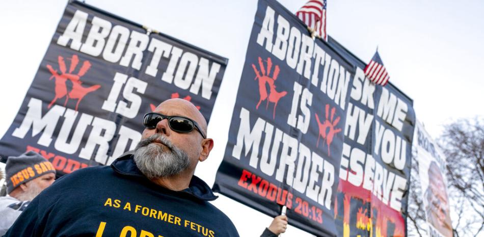 Manifestantes contra el aborto se concentran frente a la Corte Suprema, Washington, miércoles 1 de diciembre de 2021.

Foto: AP/Andrew Harnik