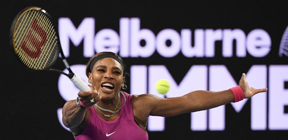 Serena Williams durante un partido contra Danielle Collins previo al Abierto de Australia, el 5 de febrero de 2021, en Melbourne.