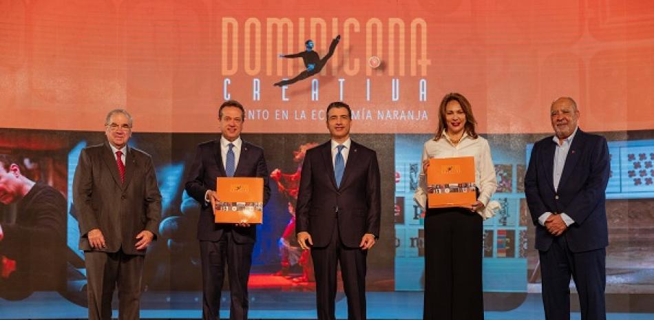 Manuel García Arévalo, Víctor Bisonó, Christopher Paniagua, Milagros Germán y Julio Sánchez Maríñez.