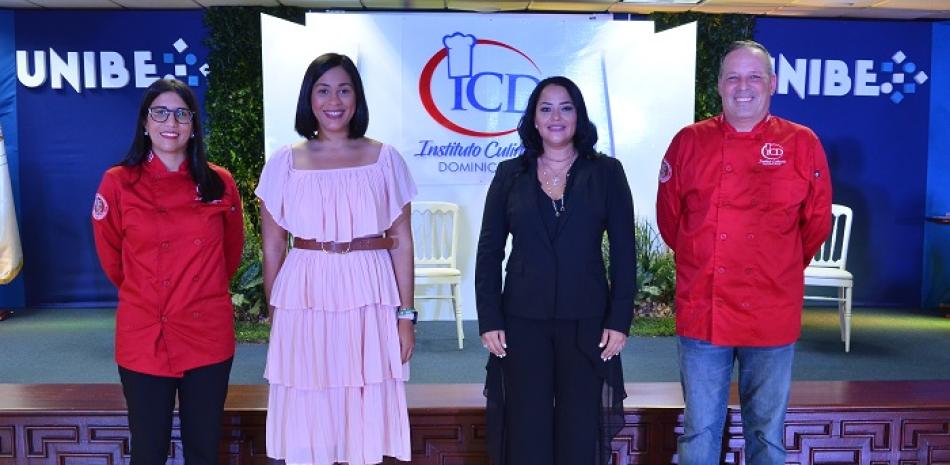 Nicole Baba, Pamela Perez, Lewanda Bello y Luiggi Puello.