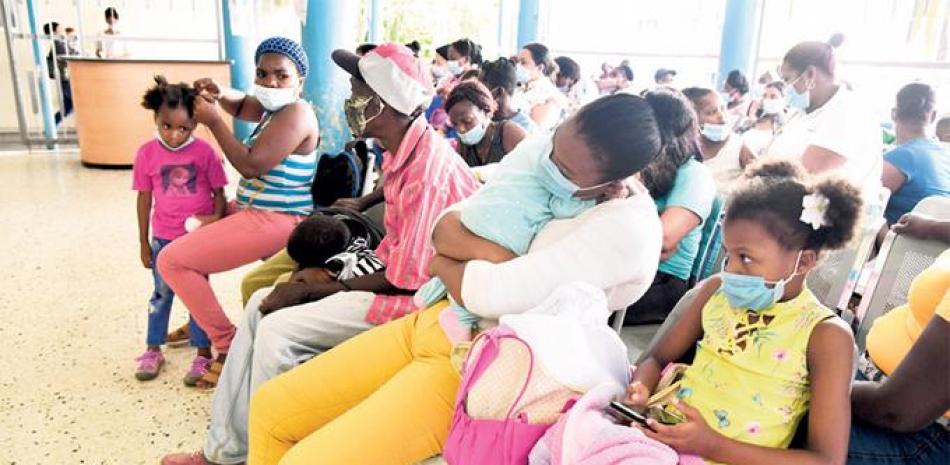 200 niños están hospitalizados con gripe y dengue.
