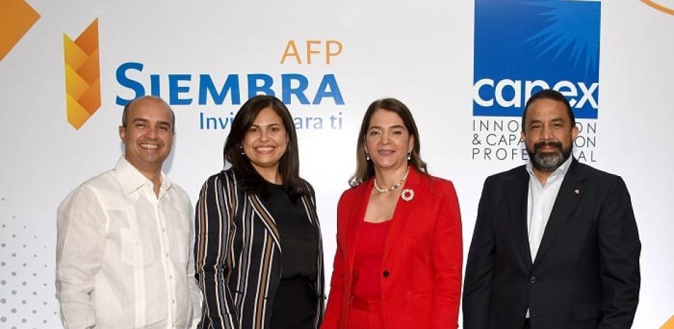 Oscar Frías, Cayra Bencosme, Aury Fernández y Irving Muñiz Céspedes.