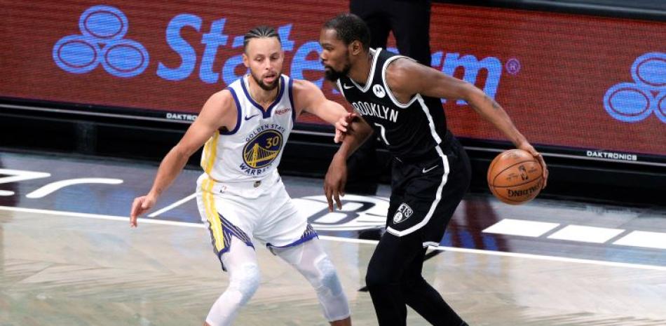 Stephen Curry, de los Warriors, y Kevin Durant, de los Nets, encabezan la votación de los fanáticos para el Juego de Estrellas.