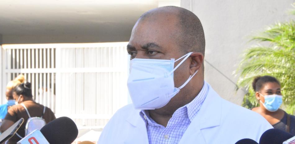 Doctor Enmanuel Silverio, director del Hospital Luis Eduardo Aybar. Foto: Leonel Matos / LD
