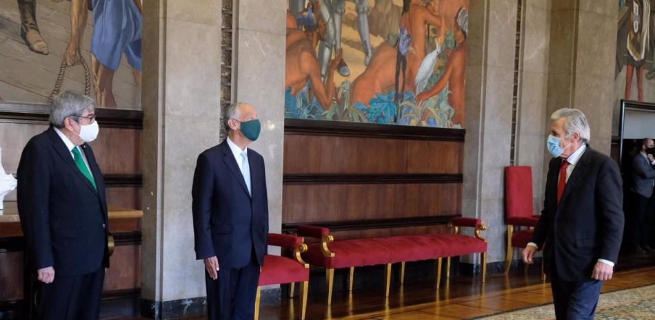 Jeronimo de Sousa ante el presidente de Portugal, Marcelo Rebelo de Sousa. Europa Press.