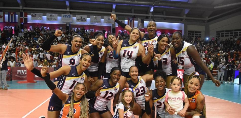 Pies de foto

 

 

La República Dominicana ganó invicta la pasada Copa Panam de Voleibol Femenino en 2021 en Santo Domingo.