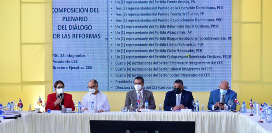 La reunión de la mesa temática para la reforma electoral se realizó en la sede la JCE.