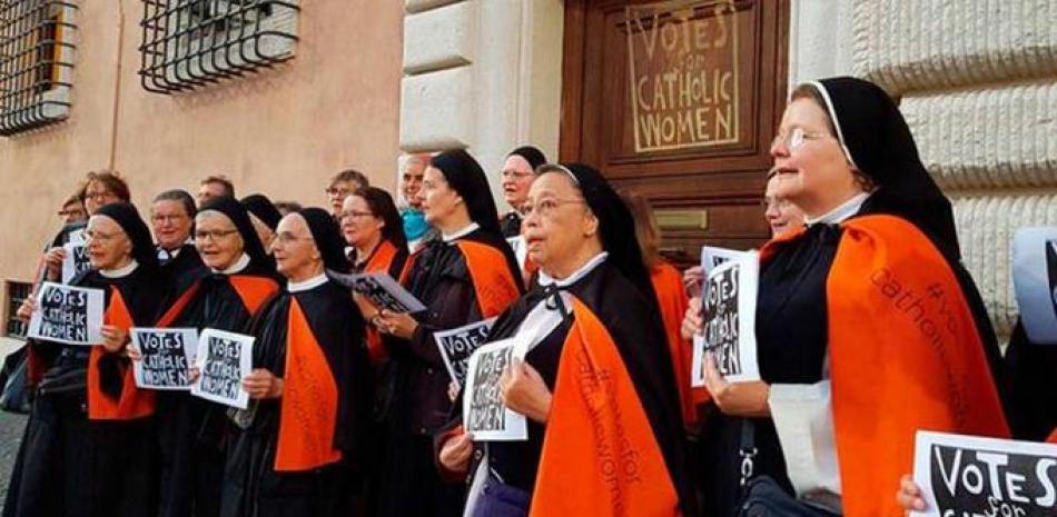 Protestas en el Vaticano para pedir igualdad. Foto: Fuente Externa.