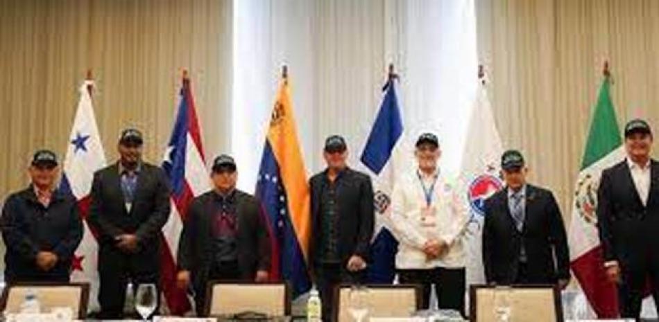 Juan Francisco Puello Herrera, Comisionado de la Confederación de Béisbol encabeza la reunión con los presidentes de las ligas de Béisbol.