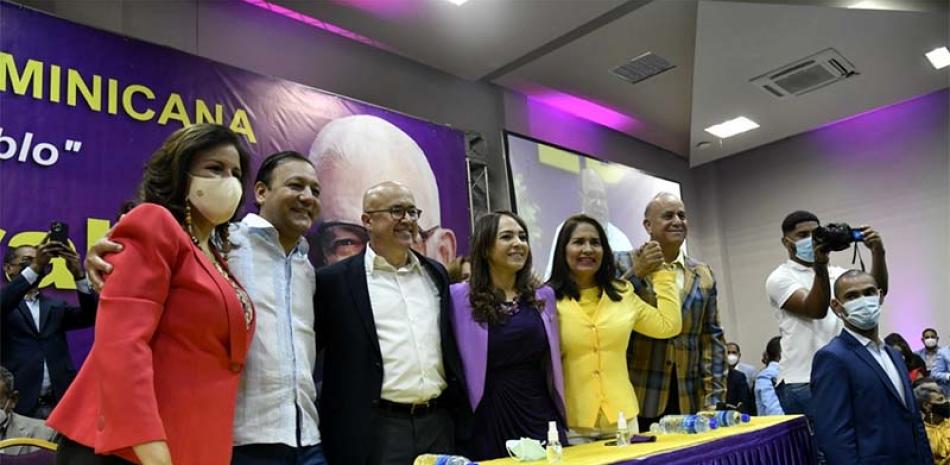 La dirigencia del Partido de la Liberación Dominicana presentó a los seis aspirantes presidenciales que se disputarán la candiatura en esa agrupación. JORGE CRUZ/LD