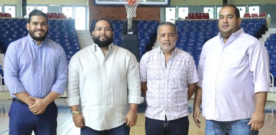 Hugo José González, asumió como presidente del equipo y estará acompañado por Arturo Torres, como secretario general, por Julián Suero, vicepresidente de Operaciones de Baloncesto y gerente general, y por José Daniel Jiménez, en función de tesorero.