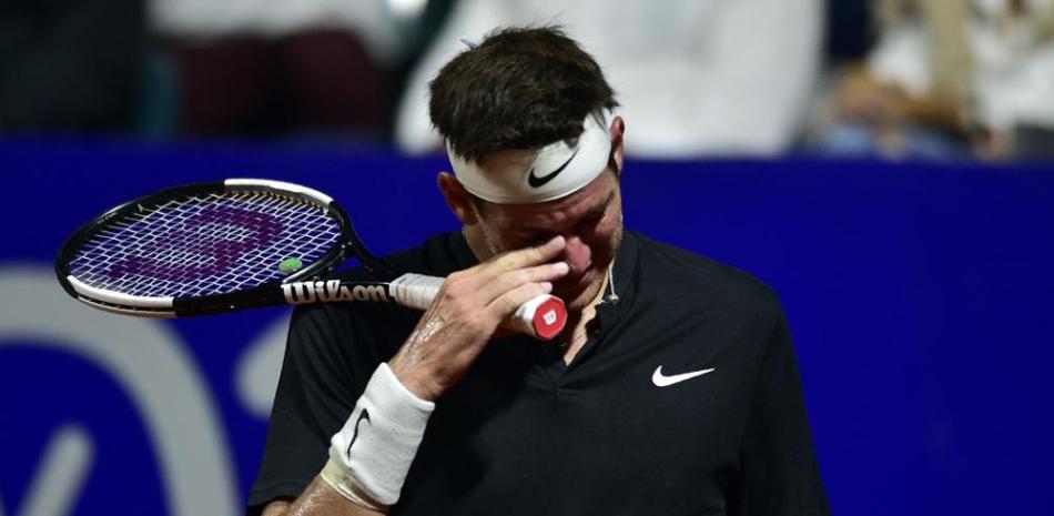 Juan Martín del Potro llora tras caer ante Federico Delbonis, por 6-3, 6-1, en el Abierto de Argentina, el martes 8 de febrero de 2022.