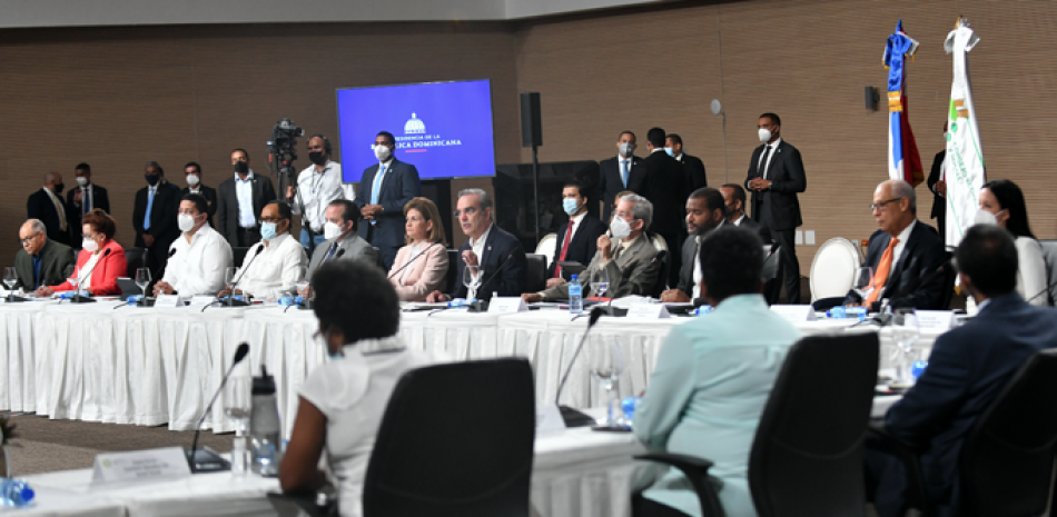 El presidente Luis Abinader dijo que tiene el interés de que todos los partidos discutan la reforma constitucional para escoger un fiscal general independiente.