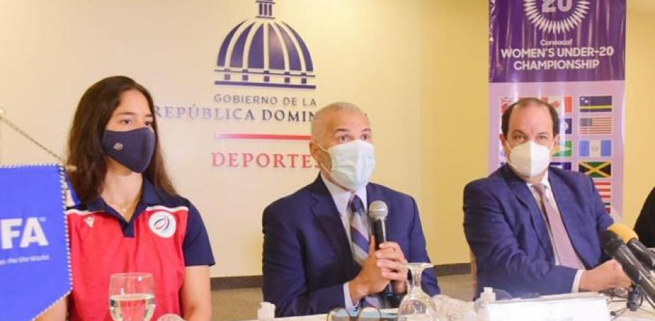 Rubén García da detalles de los tres eventos. Figuran Franklin De la Mota y Daphane Heyaine.