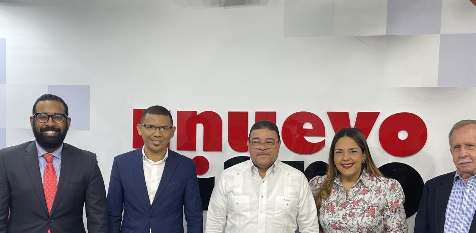 El ministro de Deportes, Francisco Camacho, junto a Rafael Zapata, Enrique (Tuto) Mota, Glenn Davis y Julia Muñiz.