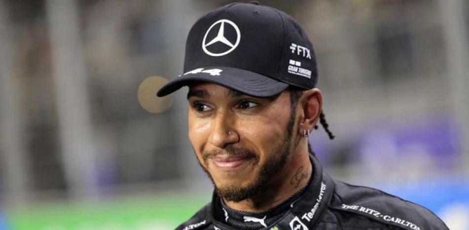 Lewis Hamilton permanecerá en la fórmula Uno, descartando su retiro.