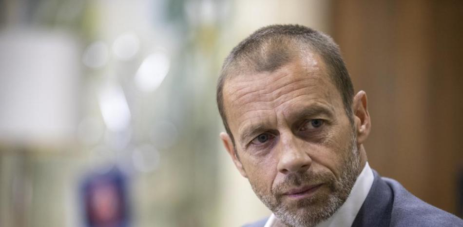 En esta foto de archivo el presidente de la UEFA Aleksander Ceferin en entrevista con The Associated Press. El martes 22 de febrero del 2022, una persona que tiene conocimiento de la situación asegura que la UEFA evalúa la posibilidad de cambiar la sede de la final de la Liga de Campeones fuera de Rusia debido a la situación con Ucrania.