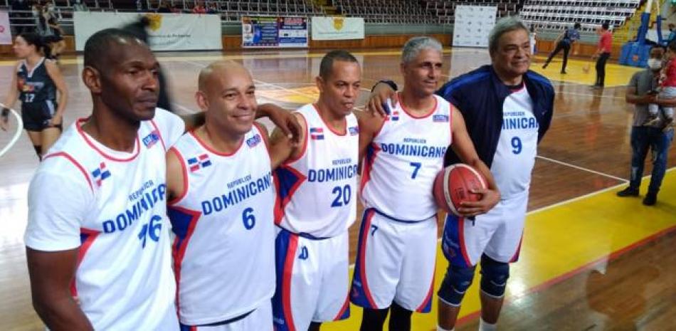 El equipo masculino de Maxibaloncesto de República Dominicana.