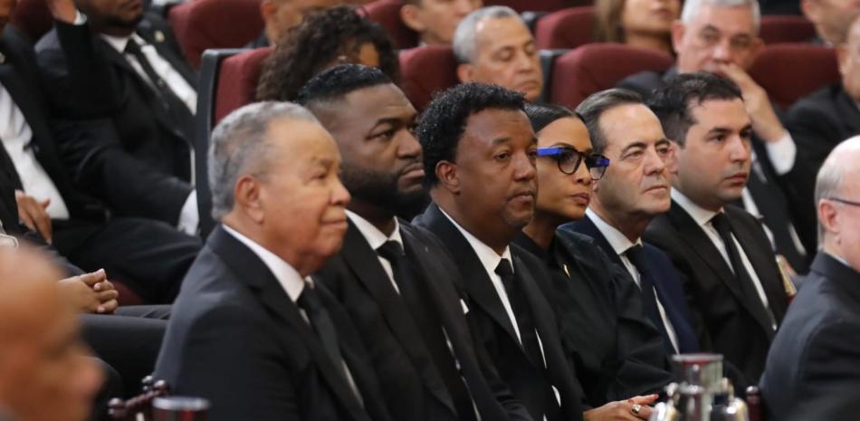Juan Marichal, Pedro Martínez y Juan Marichal mientras escuchaban el discurso del presidente Luis Abinader en la Asamblea Nacional.