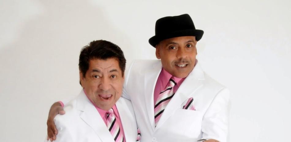A la izquierda, Carlos Gómez (Serraniche), del dúo humorístico “Las Mariposas”. En la imagen junto a Junis Marte (de los hermanos Rosendo).