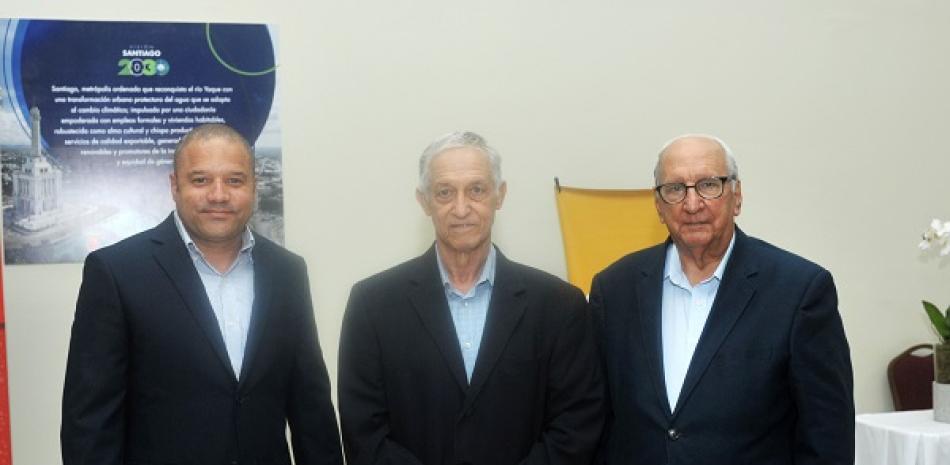Piero Espinal Estévez, Cabral de la Torre y Emmanuel Castillo.