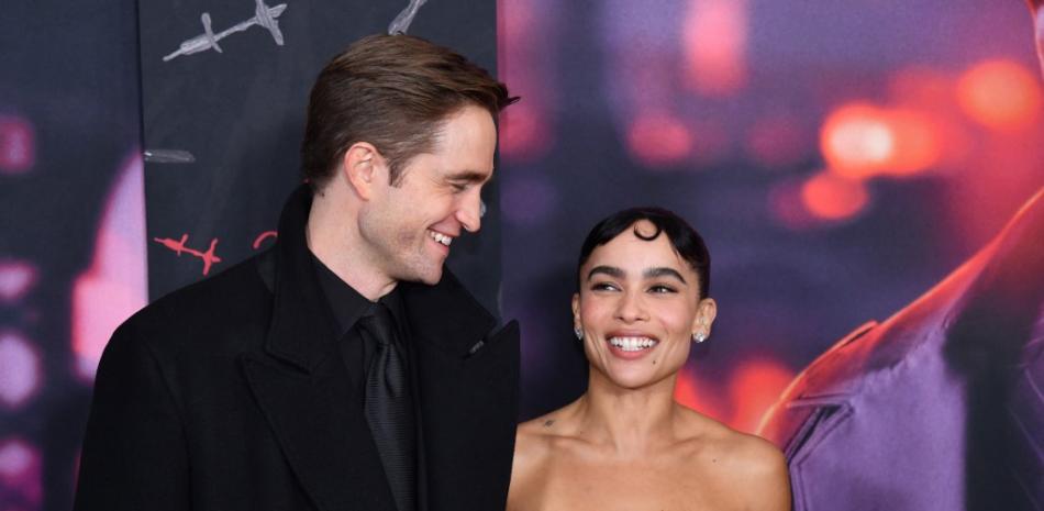 Robert Pattinson y Zoe Kravitz llegan al estreno mundial de "The Batman" en el Josie Robertson Plaza de Nueva York, el 1 de marzo de 2022. Foto: Angela Weiss/AFP.