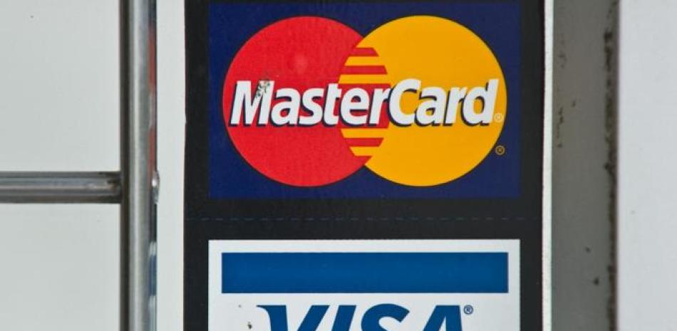 Nueva York, Estados Unidos | AFP | 
Las empresas de tarjetas de crédito Visa y Mastercard anunciaron el sábado la suspensión de sus operaciones en Rusia, las últimas grandes firmas estadounidenses en congelar la actividad comercial con Moscú por su invasión de Ucrania.