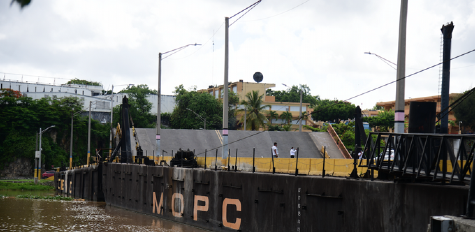 El puente será reabierto a las 2:00 de la tarde.